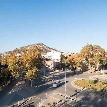 شقة Panoramic View Cozy 1br بلوفديف
